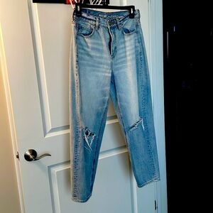 American Eagle Relaxed Mom Jean, Size 4 Regular